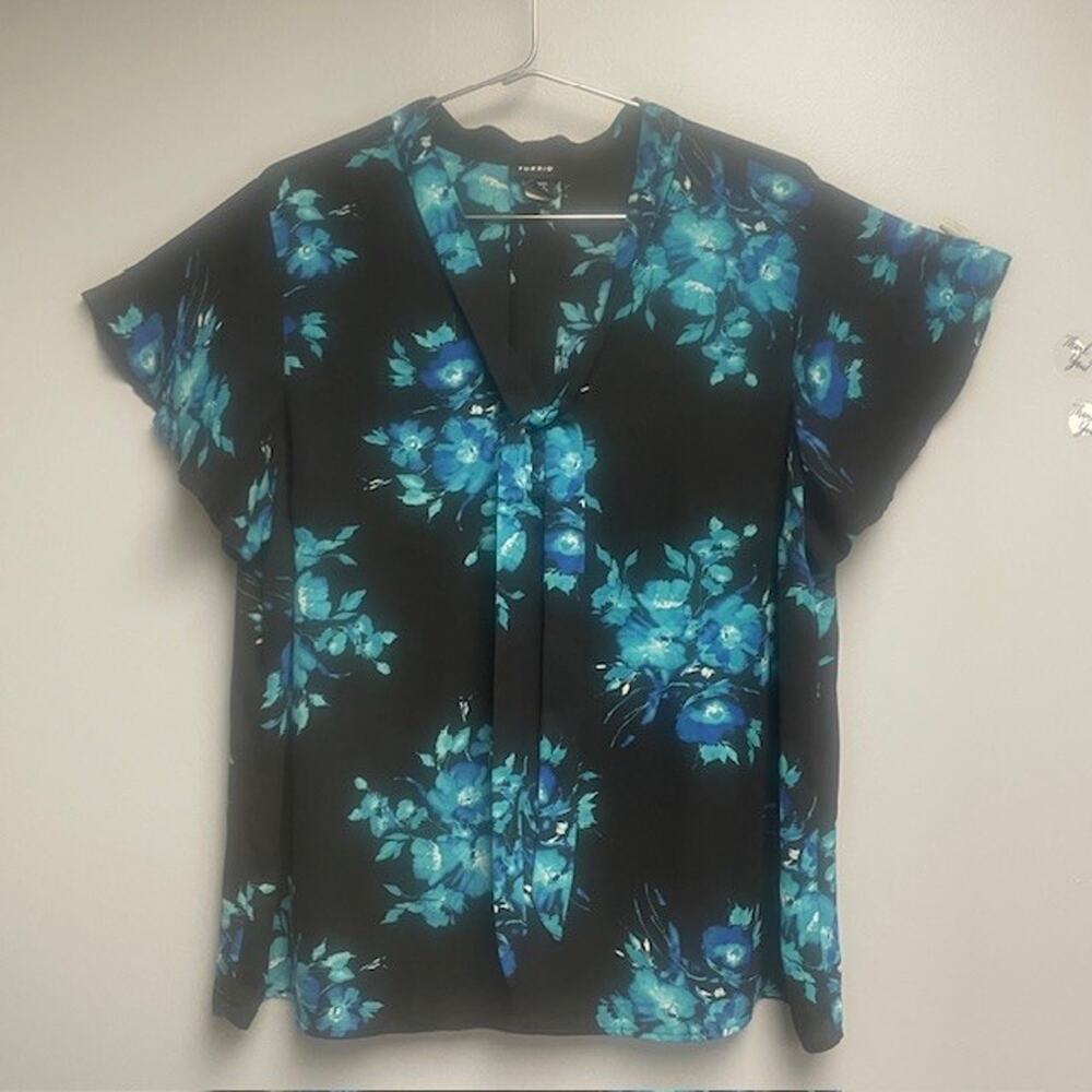 Torrid Sheer Women's Blouse Black Blue Floral Tie Neck Short Sleeve Size 2